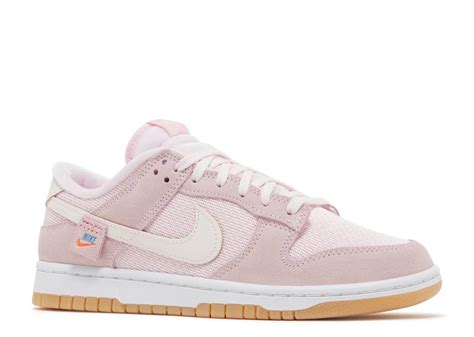 Wmns Dunk Low Teddy Bear Light Soft Pink Schuhe Nike AT