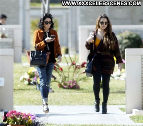 Vanessa Hudgens Beautiful Babe Celebrity Paparazzi Posing Hot Hd Nude Famous And Nude