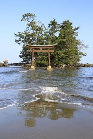 恋路海岸|スポット|【公式】石川県の観光旅行サイト「ほっと石川旅ねっと」 恋路海岸|スポット|【公式】石川県の観光旅行サイト「ほっと石川旅ねっと」