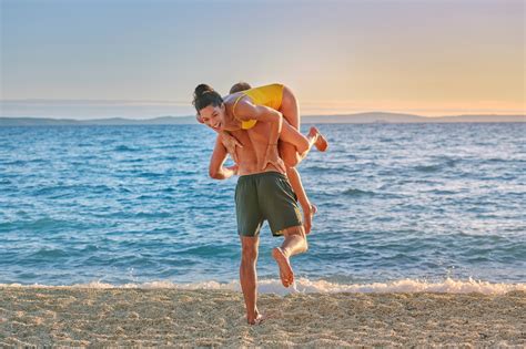 Sol Sex Og Spaserturer Slik Bruker Vi Voksentiden I Ferien Dfly