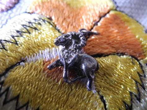 Кулон Овен в дар (Москва). Дарудар