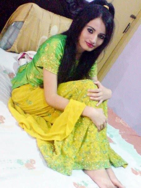 HOT PAKISTANI GIRLS Hot Pakistani Girls