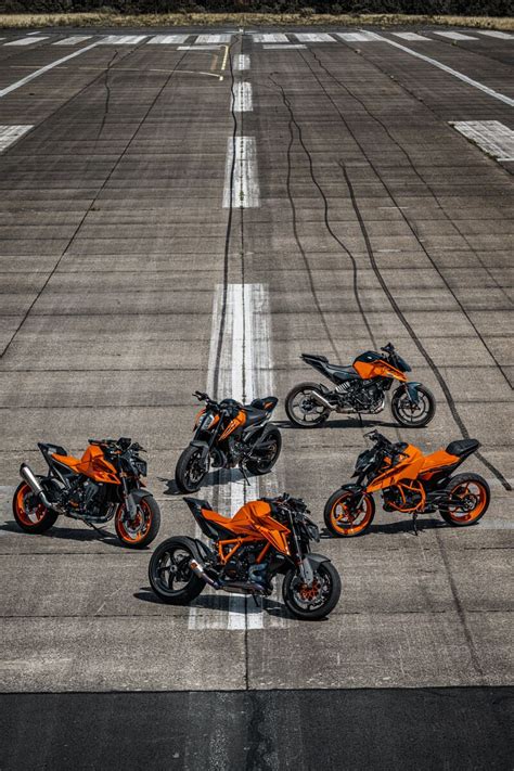 KTM DUKE 30 Anos De Naked Pura MotoNews Andar De Moto Brasil