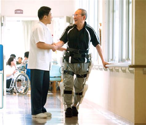 Костюм робота для инвалидов и пожилых людей (Эдуард Кукуй) / Проза.ру