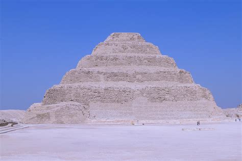 pyramid cartoon 3