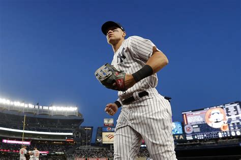 Aaron Judge Punches Ticket To 60 Homer Club Ties Babe Ruth
