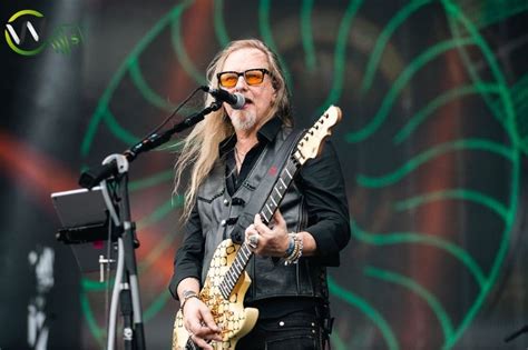 What is Jerry Cantrell Net Worth 05/14/2025 | WCnetworth