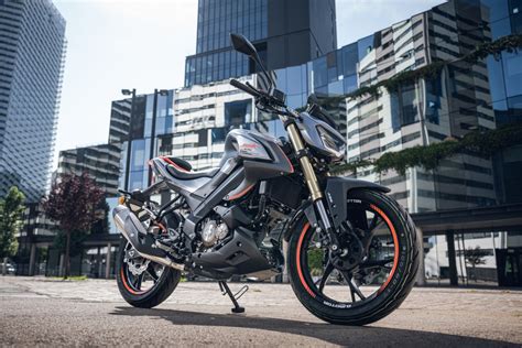 Nueva Qj Motor Srk S Atrevida Naked Con Cv Por Canariasenmoto