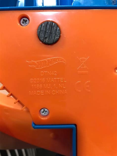 Hot Wheels Criss Cross Crash Motorized Track Set Hobbies Toys Toys Games On Carousell