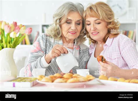 Beautiful Mature Women Hi Res Stock Photography And Images Alamy