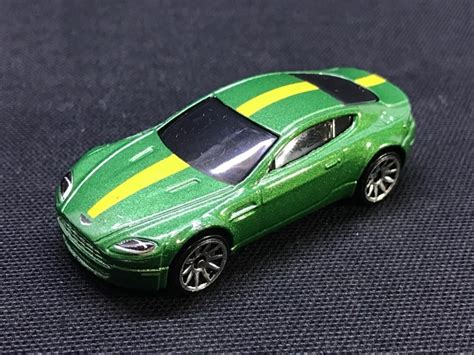 HOT WHEELS ASTON Martin V Vantage Collectable Scale EUR PicClick FR