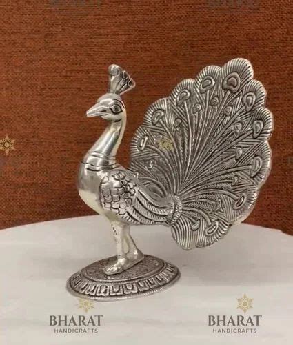 Silver White Metal Dancing Peacock Statues For Home Decoration