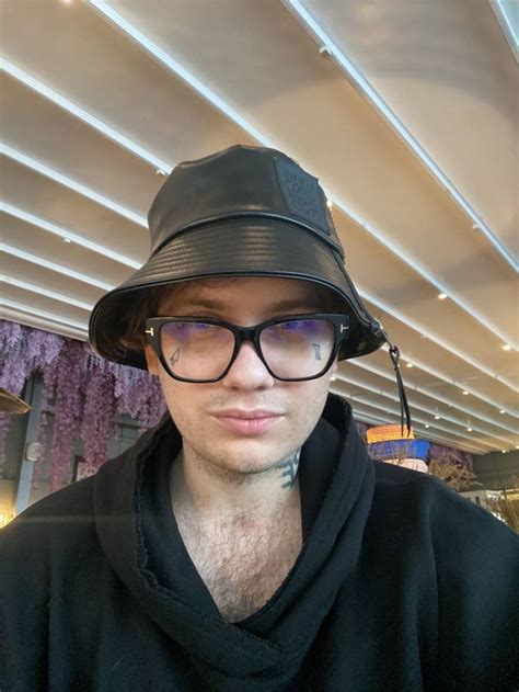Пин от пользователя блять на доске lida