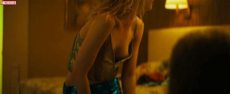 Naked Elle Fanning In Galveston