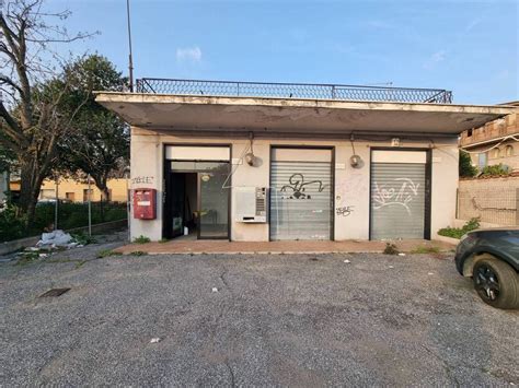 Locale Commerciale Via Tuscolana Roma Rif Immobiliare It