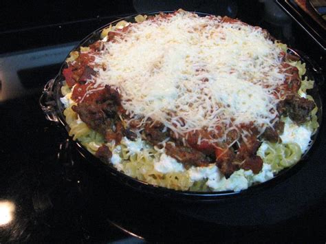 Italian Sausage Pasta Pie | Italian sausage pasta, Italian sausage