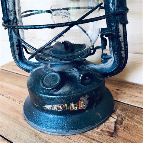 Ancienne Lampe Tempête Ma Valise En Carton