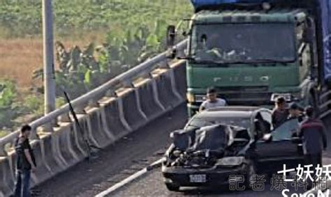 快訊國3北上彰化和美段 兩車追撞轎車撞到引擎蓋變形