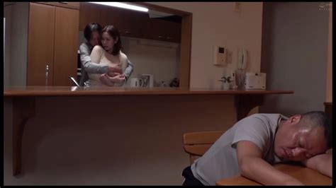 Video Porno MILF Giapponese Gratis XHamster