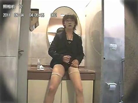 Amateur Asian Cd In Public Bathroom BoyFriendTV