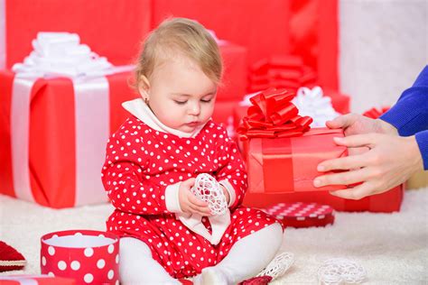 Что подарить девочке на 1 годик? 20 креативных вариантов | Интернет ...