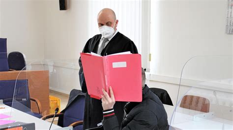 Sex Mit Tochter Und Jahre Alter Freundin Sechs Jahre Haft Beantragt