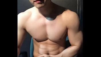 Chàng trai Hàn Quốc ẹp trai sáu múi cười duyên XVIDEOS