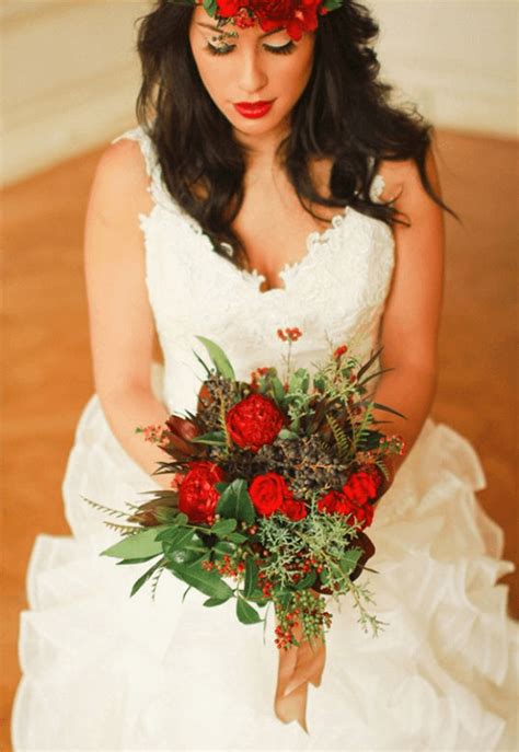букет невесты из красных роз фото | Winter wedding bouquet, Red wedding ...