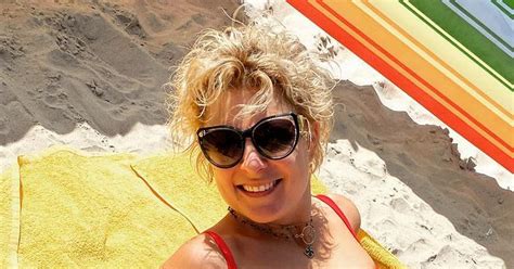 Magdalena Naro Na W Bikini Na Pla Y Pi Kni I M Odzi