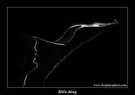 BỐ SUSU BỘ ẢNH NUDE CỦA THÁI PHIÊN