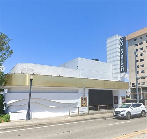 Sex Trafficker And Two Female Accomplices Are Charged Daily Mail Online