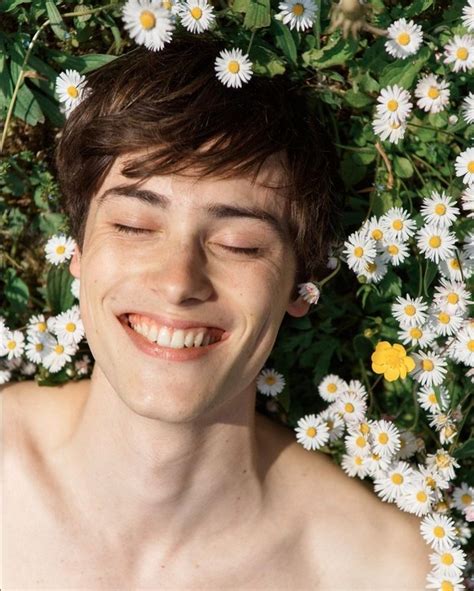 Gay Cultes Fleur Parmi Les Fleurs