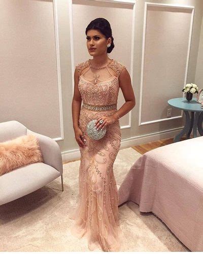 Vestido de Festa Nude Madrinha 2020 Longo Pedras próximo ao Encantado Aluguel e Venda de