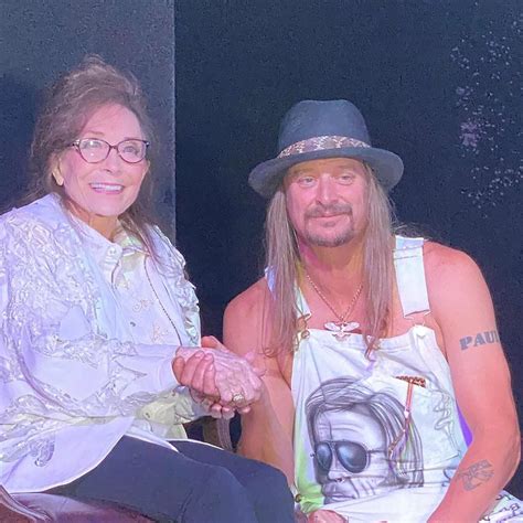 Farce the Music: Kid Rock Takes First Bath in 25 Years
