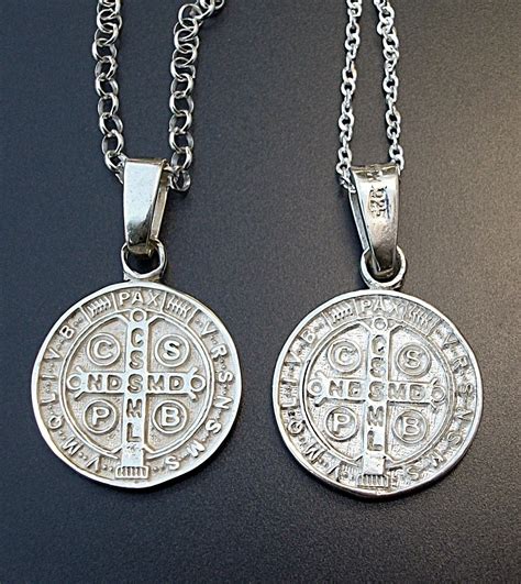 2 Cadenas Y 2 Dijes De Cruz Medalla San Benito En Plata925 97000