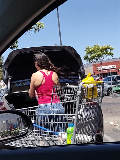 Gorgeous Latina Milf Short Shorts Parking Lot Short Shorts Volleyball Forum