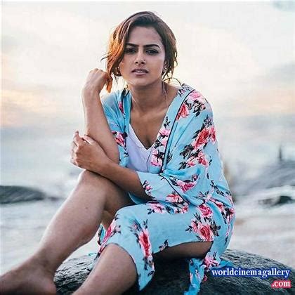 Shraddha Srinath Hot Stills