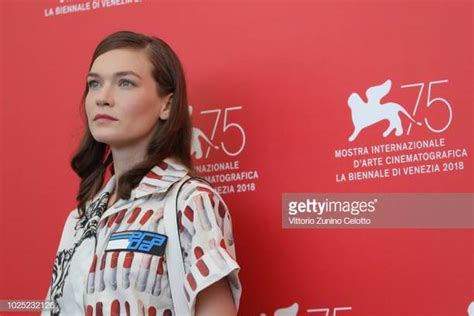 Hot And Sexy Hannah Gross Photos Thblog