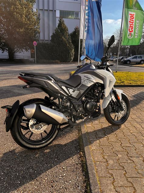 SYM 125 NH X Naked Bike Zum Geburtstags Aktionspreis