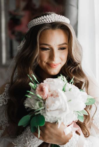 Bridal Hairstyles That Work With Hairpieces