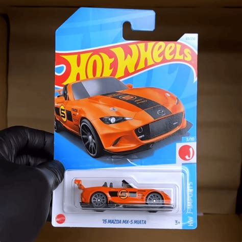 Машинка Mattel HOT WHEELS MAZDA MX MIATA X купить с доставкой по выгодным