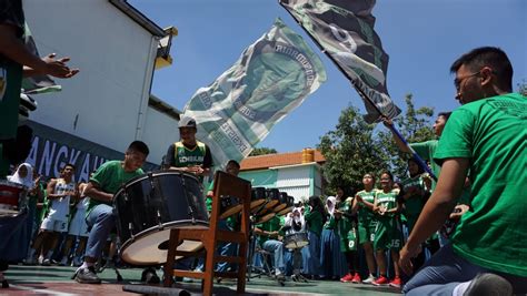 Begini Cara Sman 9 Surabaya Membuat Chant Untuk Mendukung Tim Basketnya