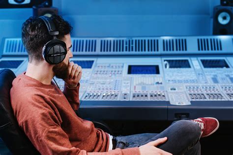 نقد و بررسی تخصصی هدفون Beyerdynamic DT 990 Pro - مجله ایران هدفون