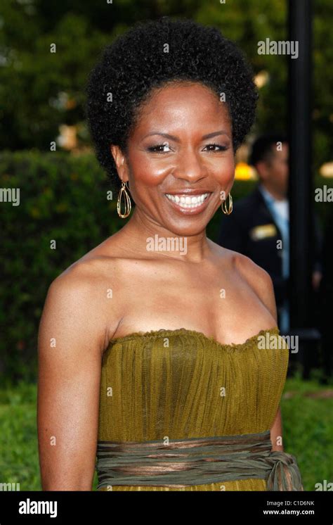 Lisa Gay Hamilton Hi Res Stock Photography And Images Alamy