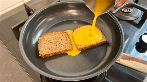 Gie En Sie Einfach Das Ei Auf Das Brot Und Das Ergebnis Wird