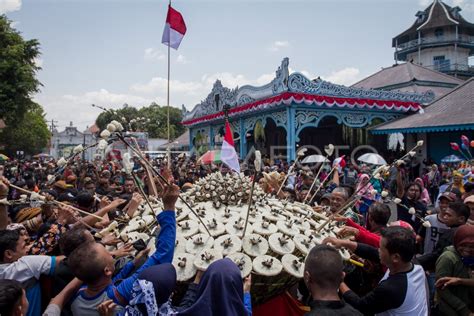 GREBEG SEKATEN KERATON SOLO ANTARA Foto