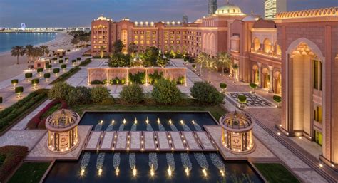 Emirates Palace Mandarin Oriental, Abu Dhabi. Expert reviews and ...