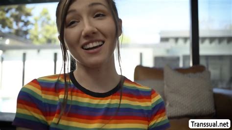 Enjoy This Lucky Ts Fucks Two Hot Babes Wet Pussy