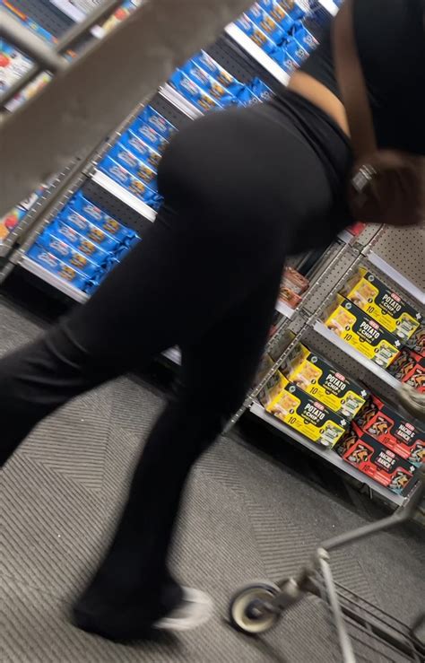 Great Ass Shape On This Milf In Flare Pants Spandex Leggings Yoga Pants Forum