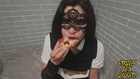 Colegiala Mexicana Cogiendo Como Una Puta Y Comiendo Pizza Con Semen Emily Sex Queen Pornhub
